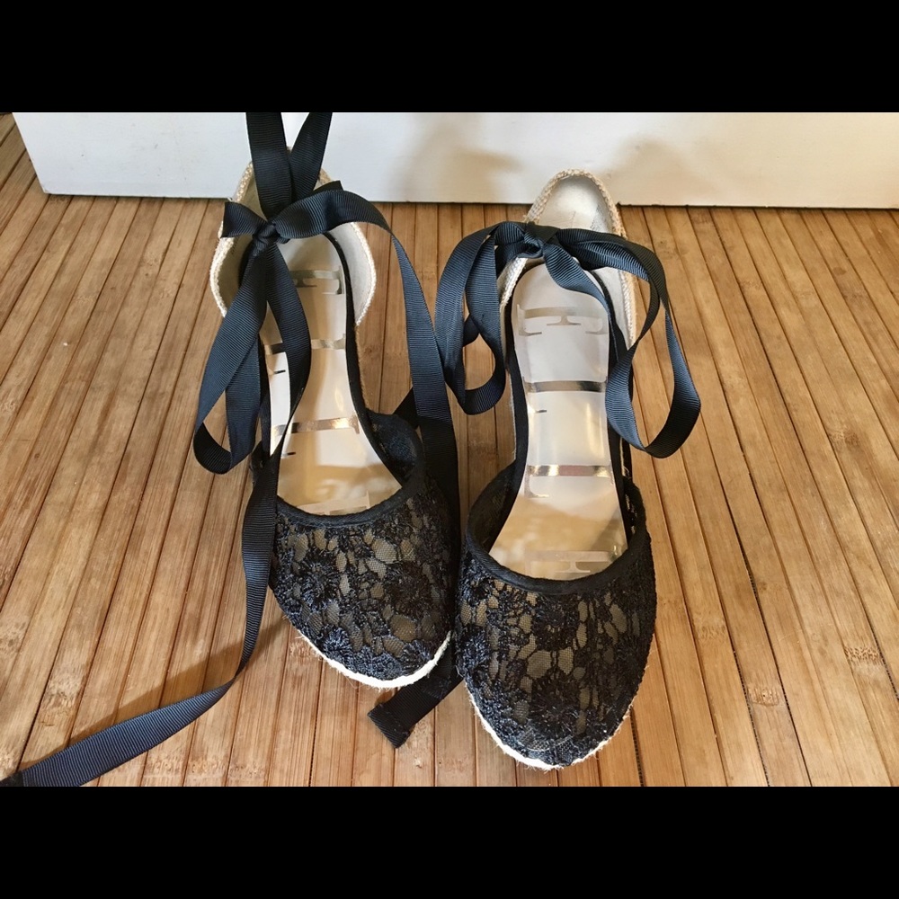 Elle Elandorra Black Lace-up Wedge, Size 6.5